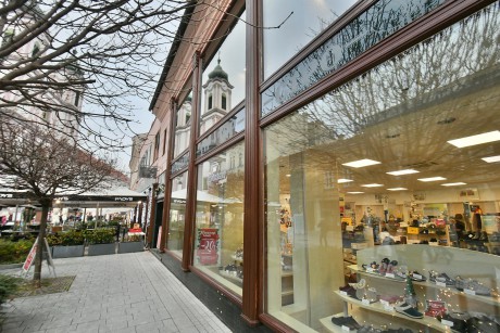 Számos belvárosi üzlet tart nyitva az adventi hétvégéken szombaton és vasárnap is